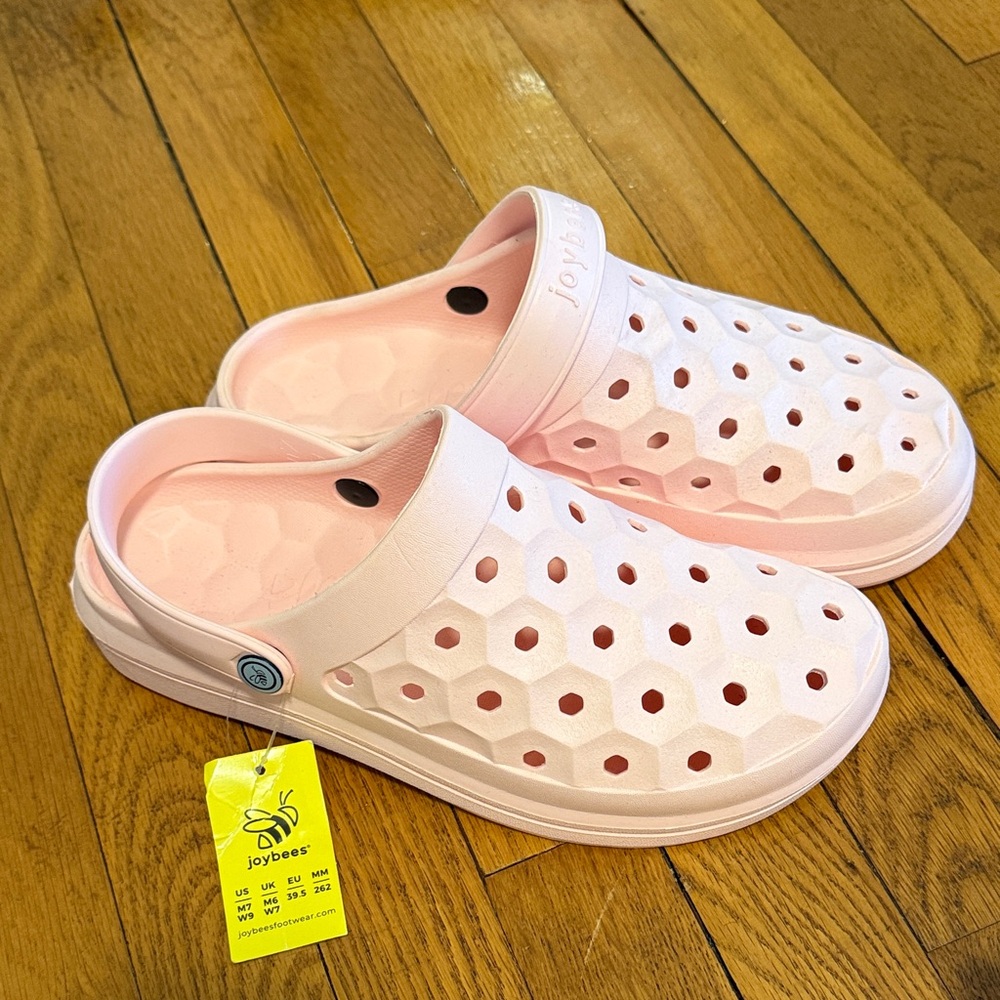 Joybees Women's Pink Clogs
